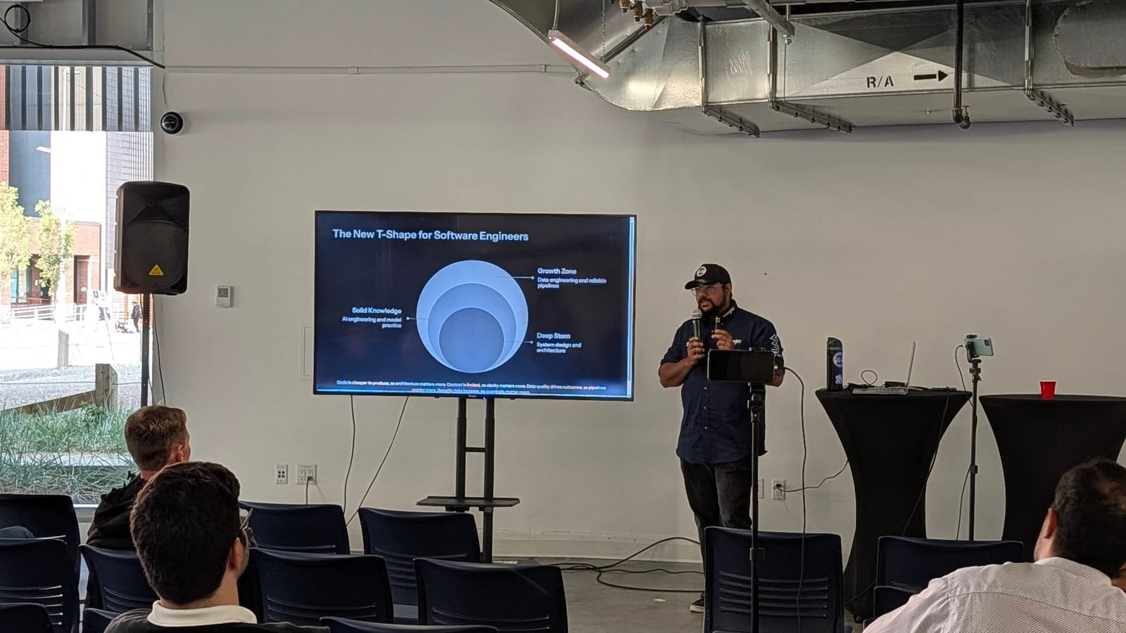 Generalist vs Specialists in AI World